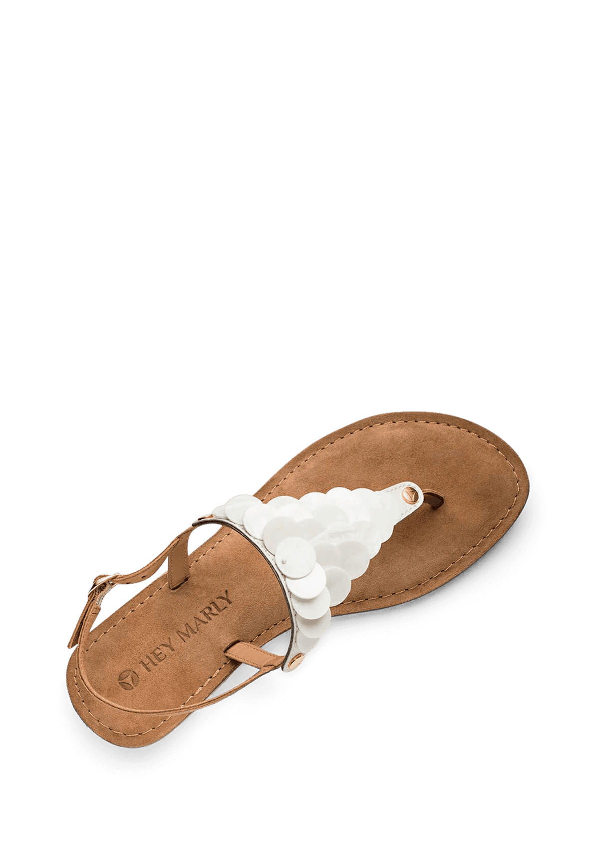 Seitenansicht auf neutralem Hintergrund des Produktes Shiny Plate in der Farbe Comfort Cognac