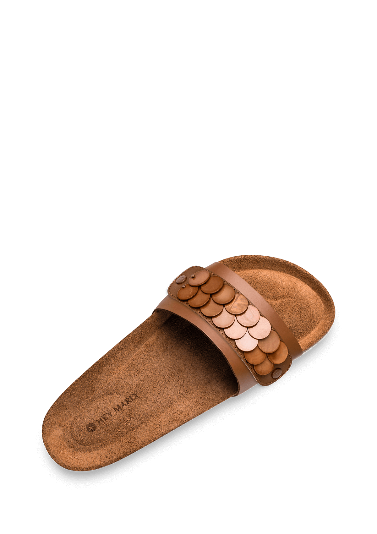 Seitenansicht auf neutralem Hintergrund des Produktes Shiny Plate in der Farbe Casual Cork Cognac