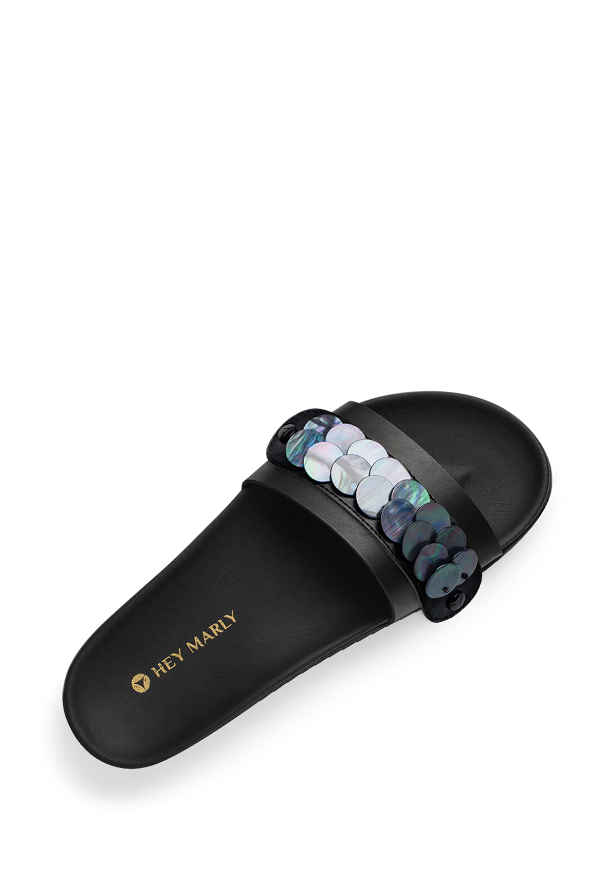 Seitenansicht auf neutralem Hintergrund des Produktes Shiny Plate in der Farbe Casual Clean Black