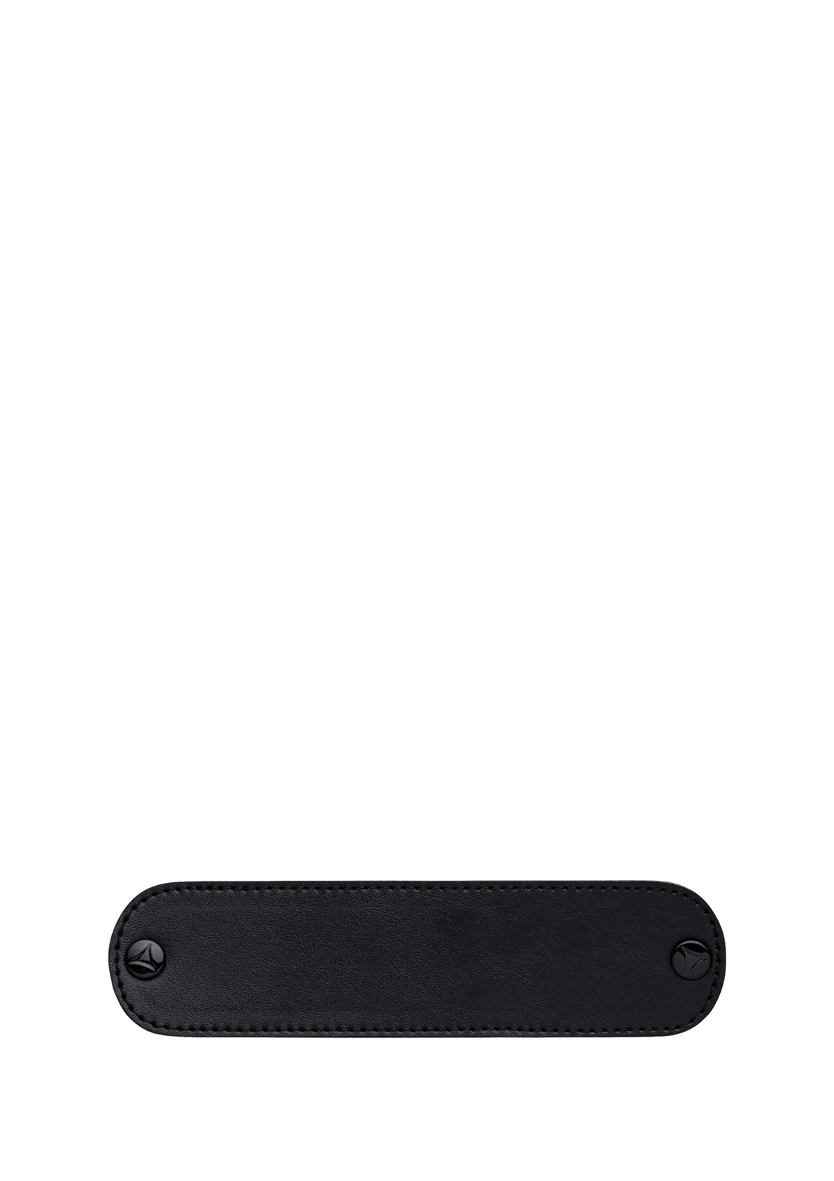 Frontalansicht auf neutralem Hintergrund des Produktes All Plain in der Farbe Black