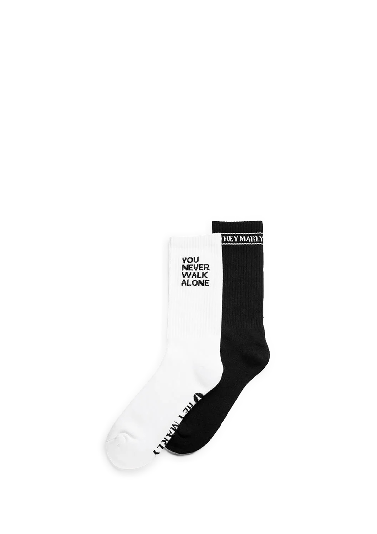 Seitenansicht auf neutralem Hintergrund des Produktes Signature Socks in der Farbe Black/White