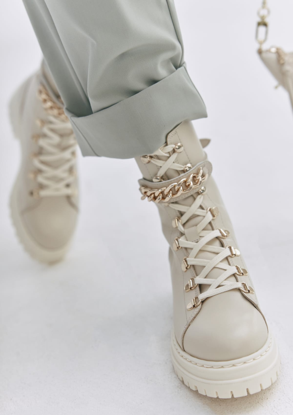 Gold Chain Loop - Crema