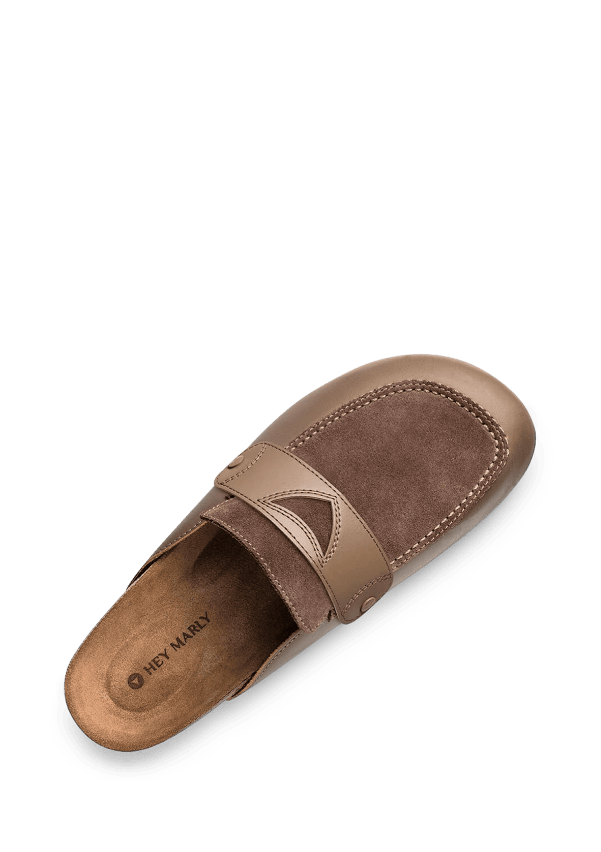 Seitenansicht auf neutralem Hintergrund des Produktes Plain Penny in der Farbe Cloafer Mocha