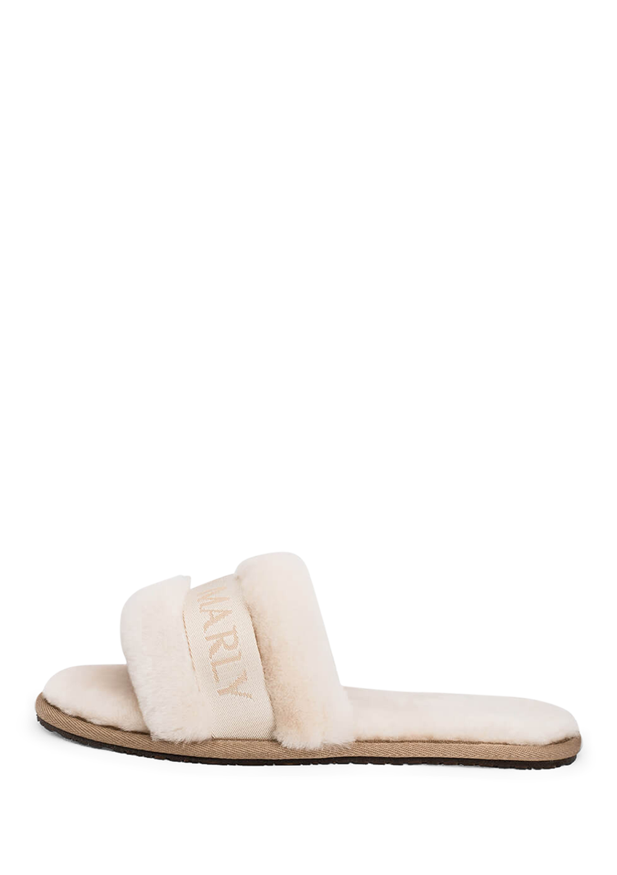 Seitenansicht auf neutralem Hintergrund des Produktes Slipper Signature in der Farbe Crema