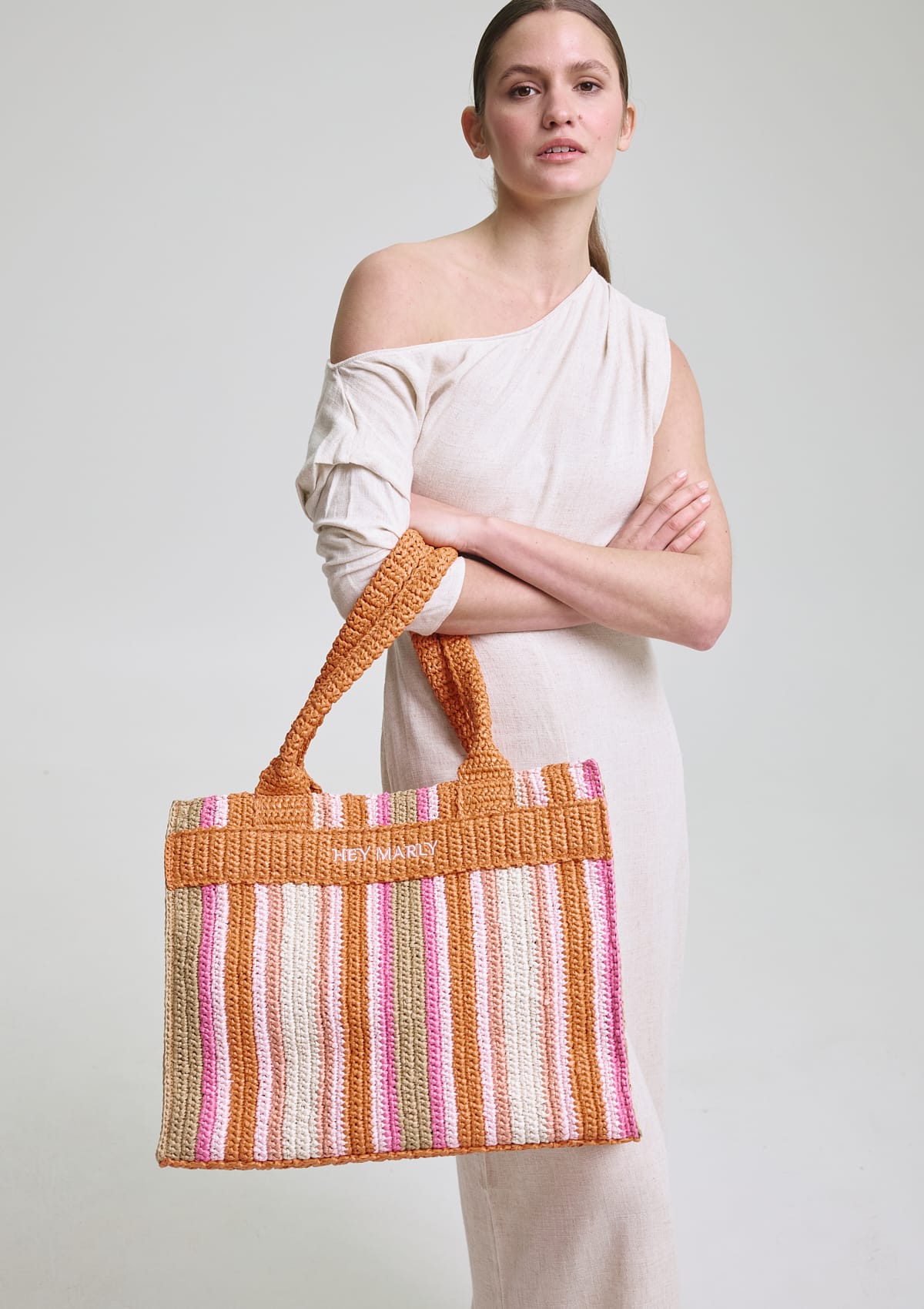 Produktabbildung auf neutralem Hintergrund des Produktes Joyful Tote in der Farbe Orange