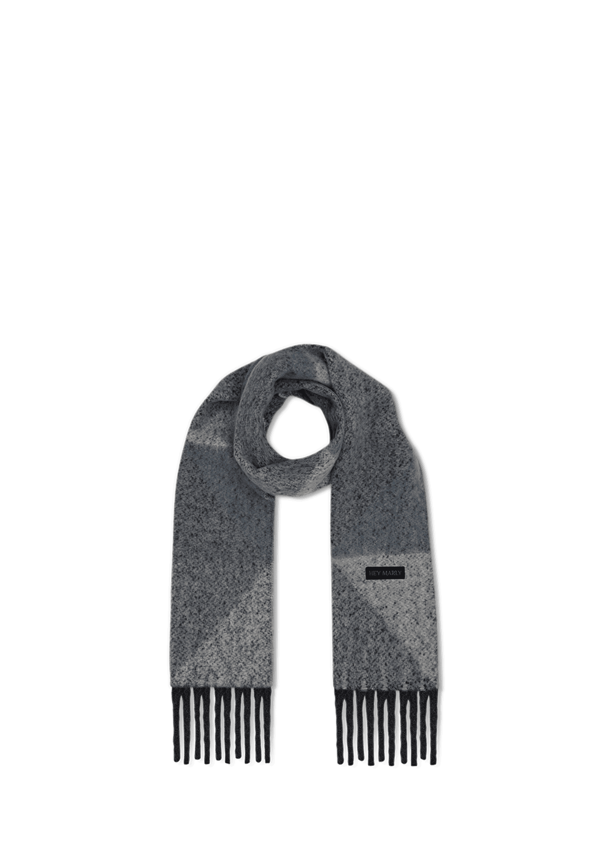 Seitenansicht auf neutralem Hintergrund des Produktes Angle Scarf in der Farbe Black