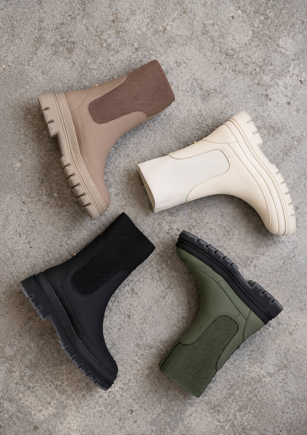 Produktabbildung im Uhrzeigersinn der Rubber Boots Easy Step in den Farben: Mocha, Crema, Green, Black.
