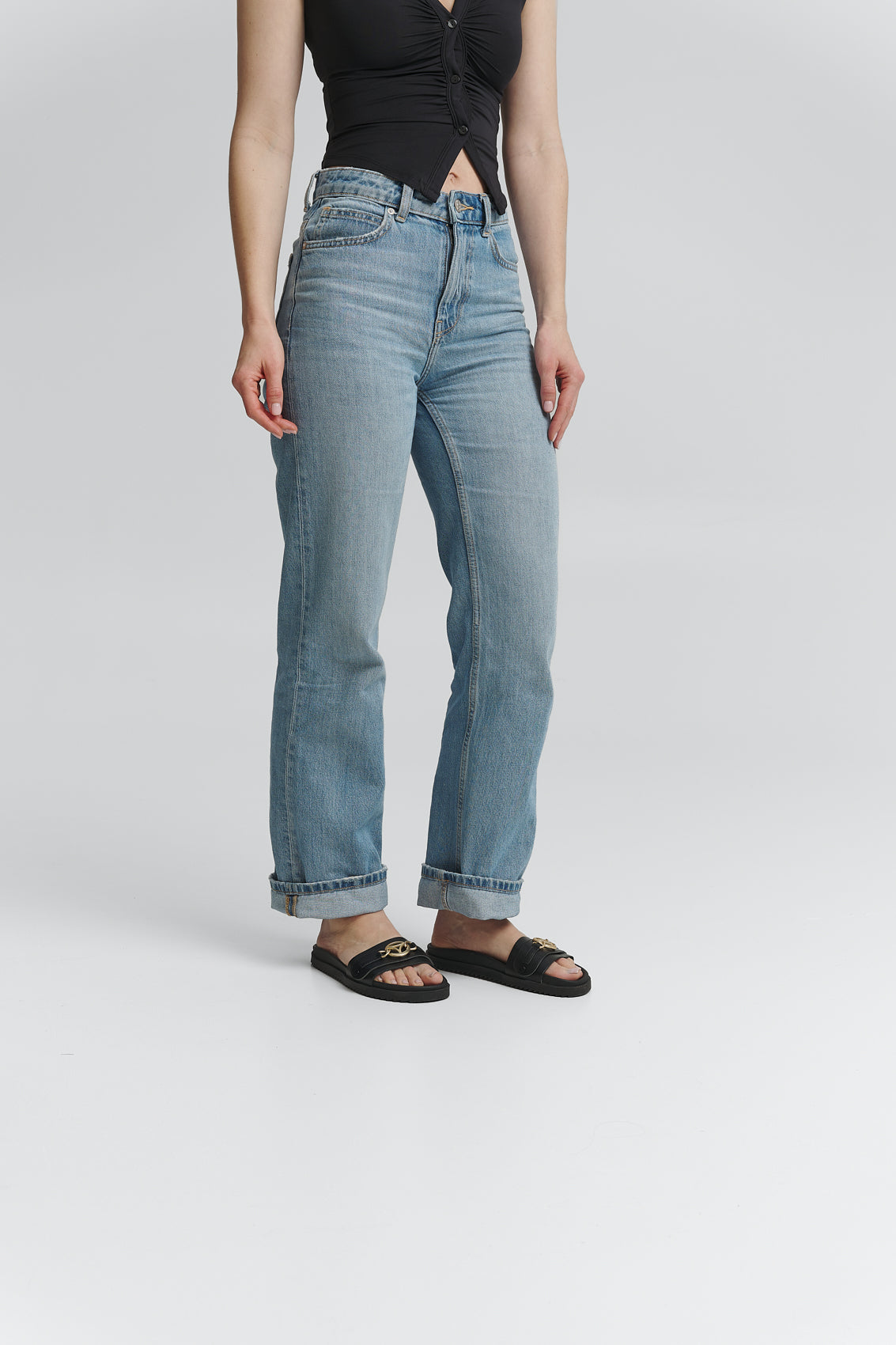 Golden Icon - Casual Clean Black