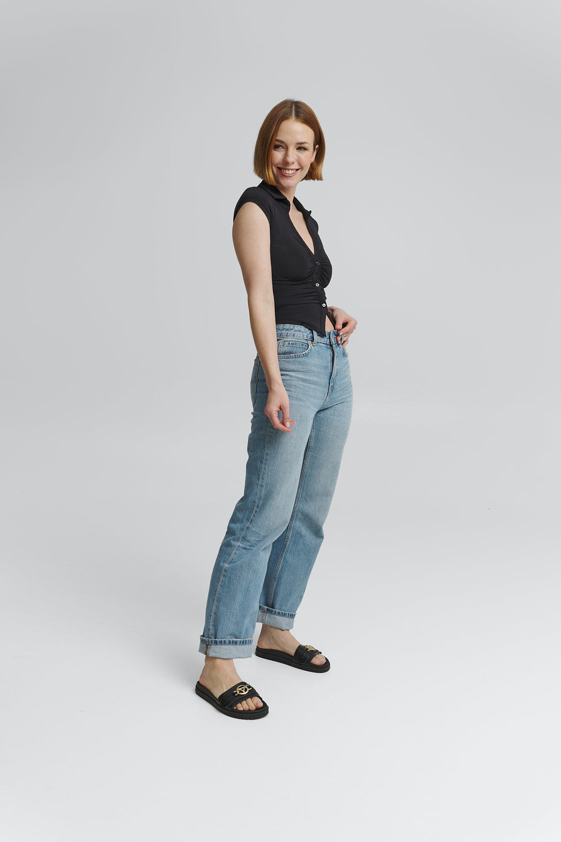 Golden Icon - Casual Clean Black