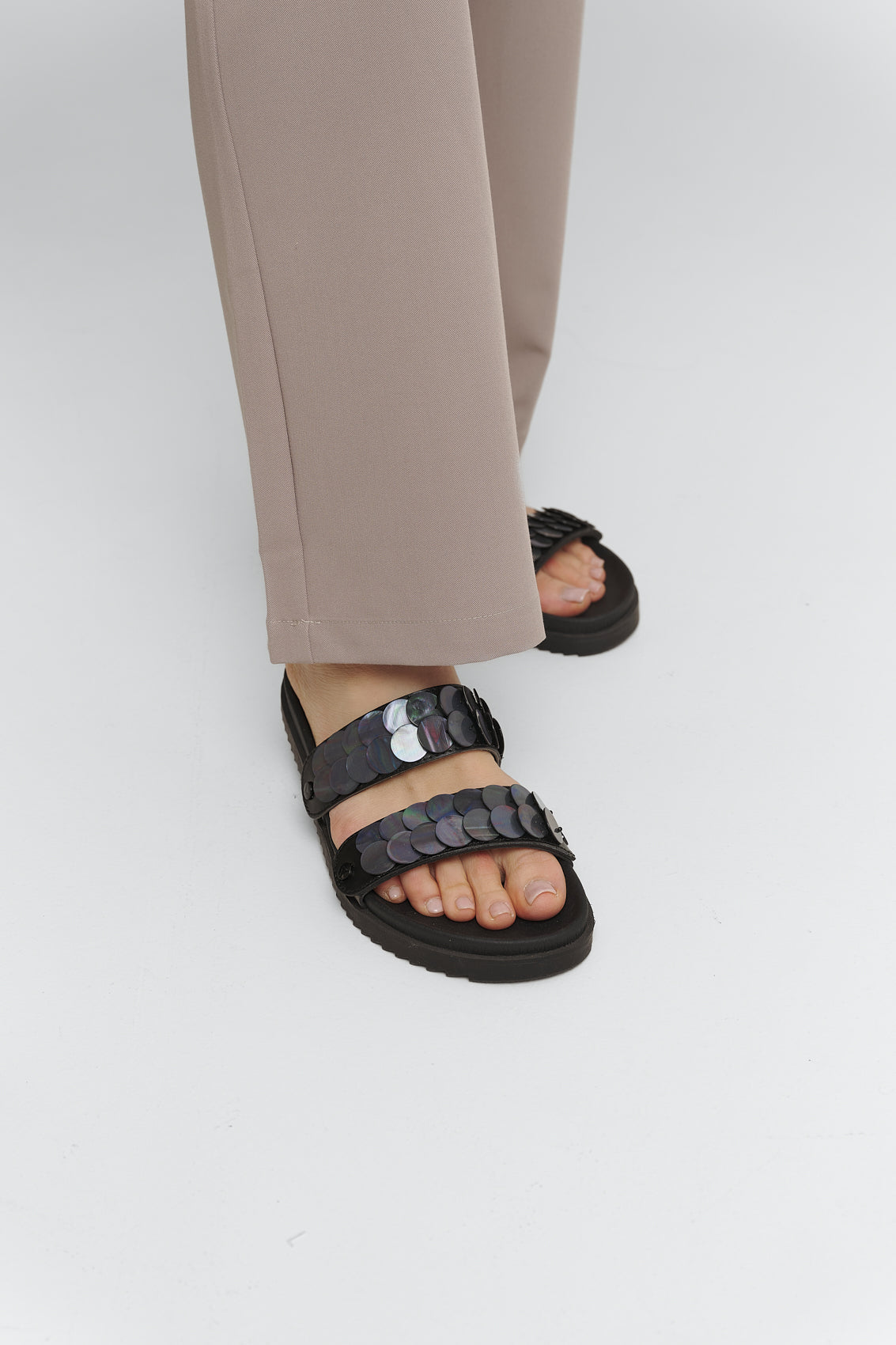 Shiny Plate - Casual Clean Black