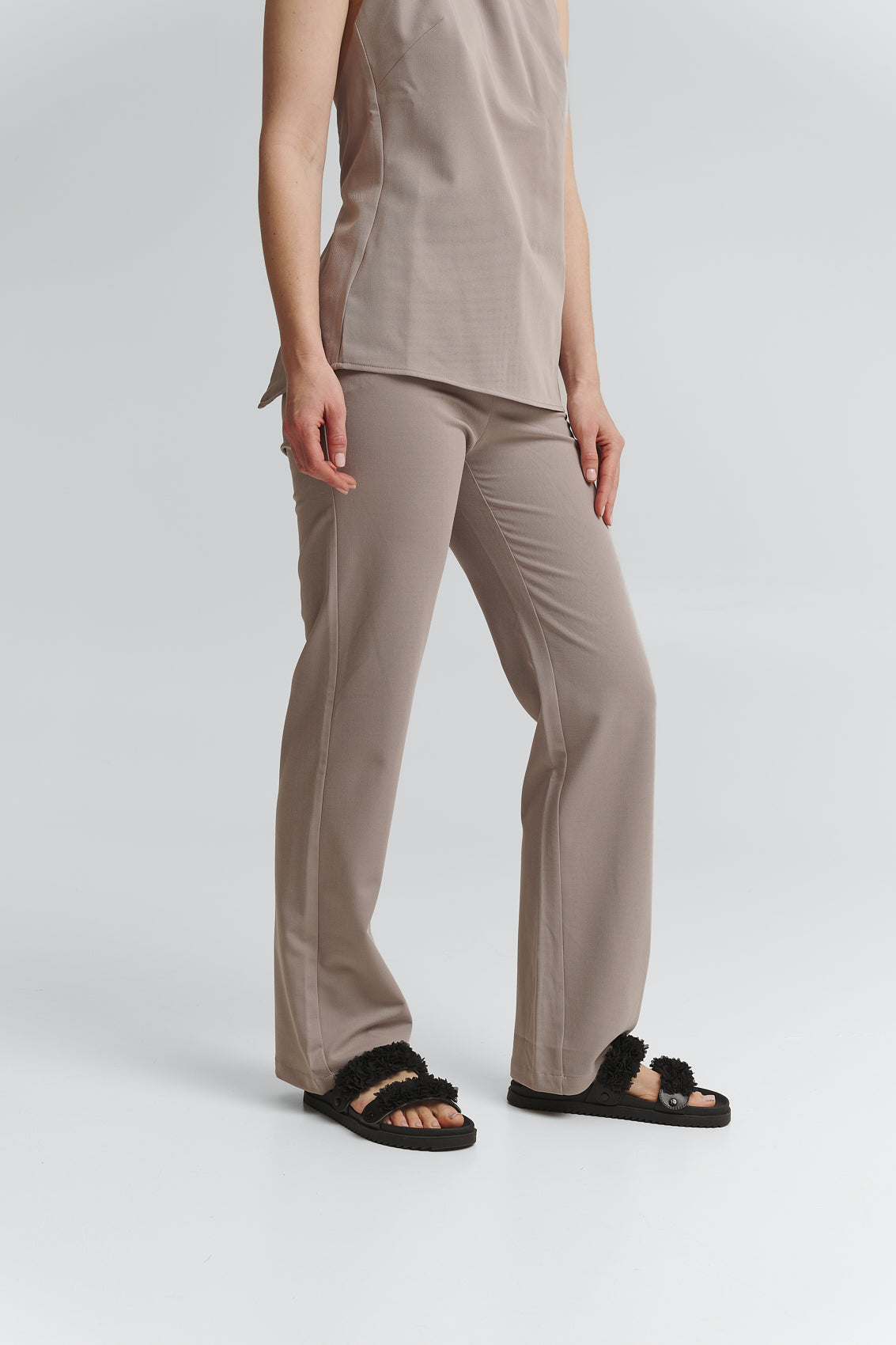 Soft Flower - Casual Clean Black