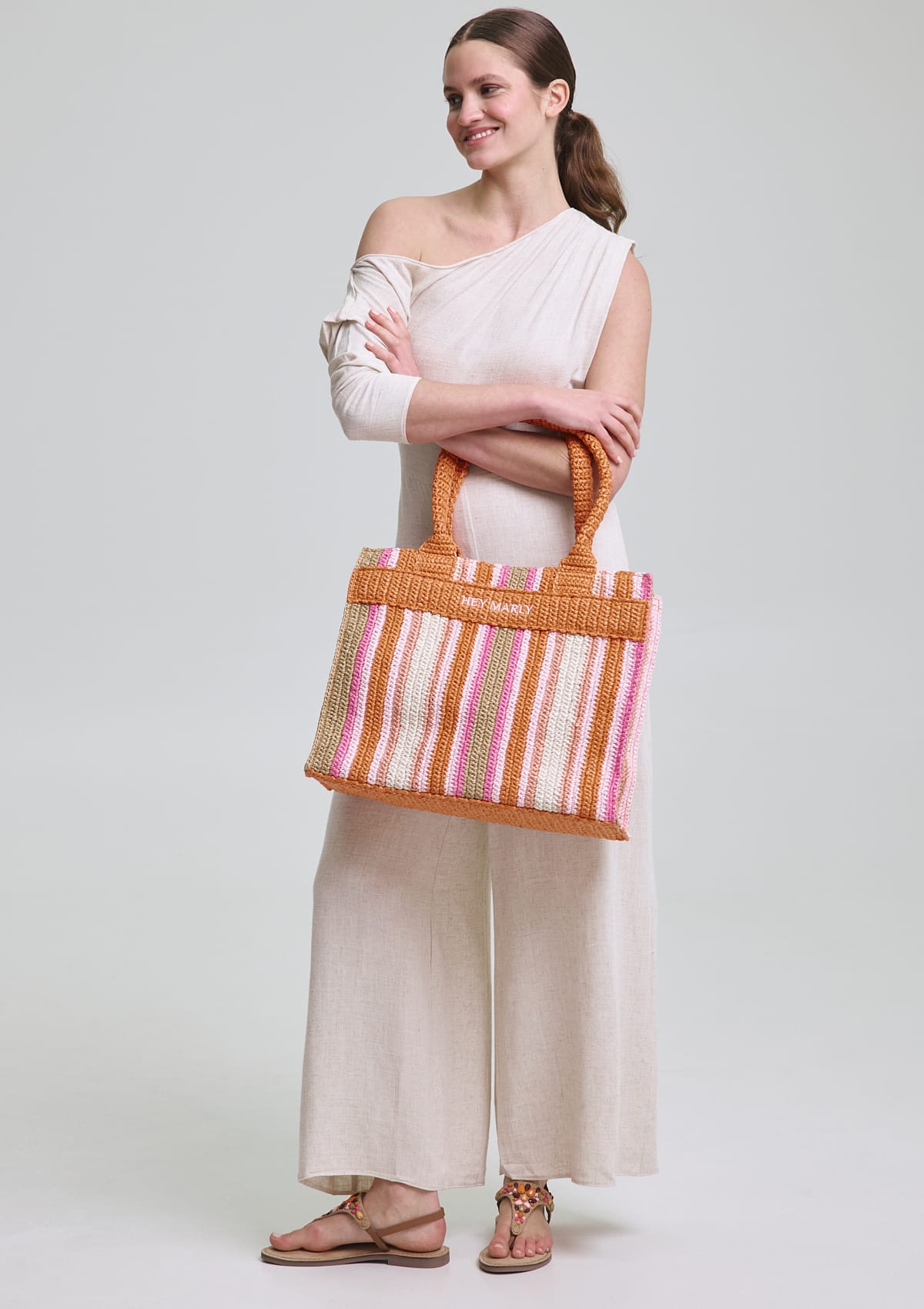 Produktabbildung auf neutralem Hintergrund des Produktes Joyful Tote in der Farbe Orange