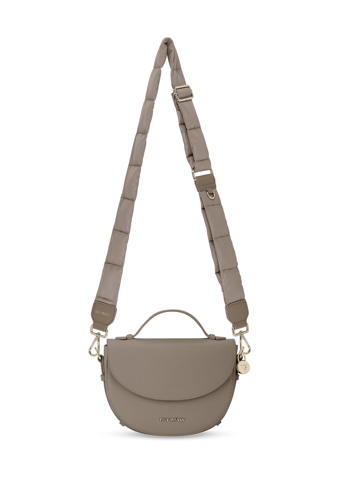 Seitenansicht auf neutralem Hintergrund des Produktes Puffy Nylon Strap in der Farbe Mocha