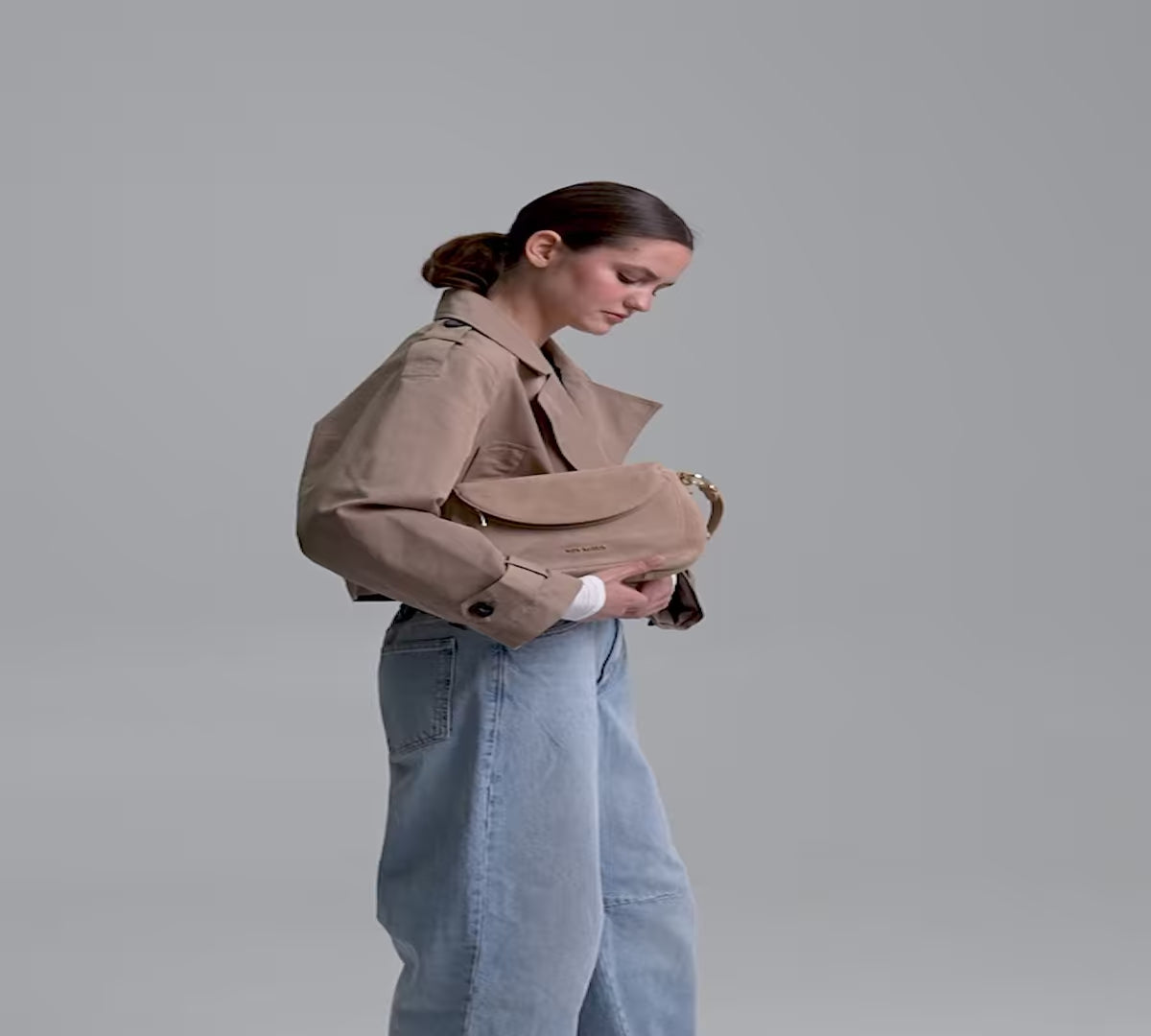 Produktabbildung auf neutralem Hintergrund des Produktes Big Sister Suede in der Farbe Sand