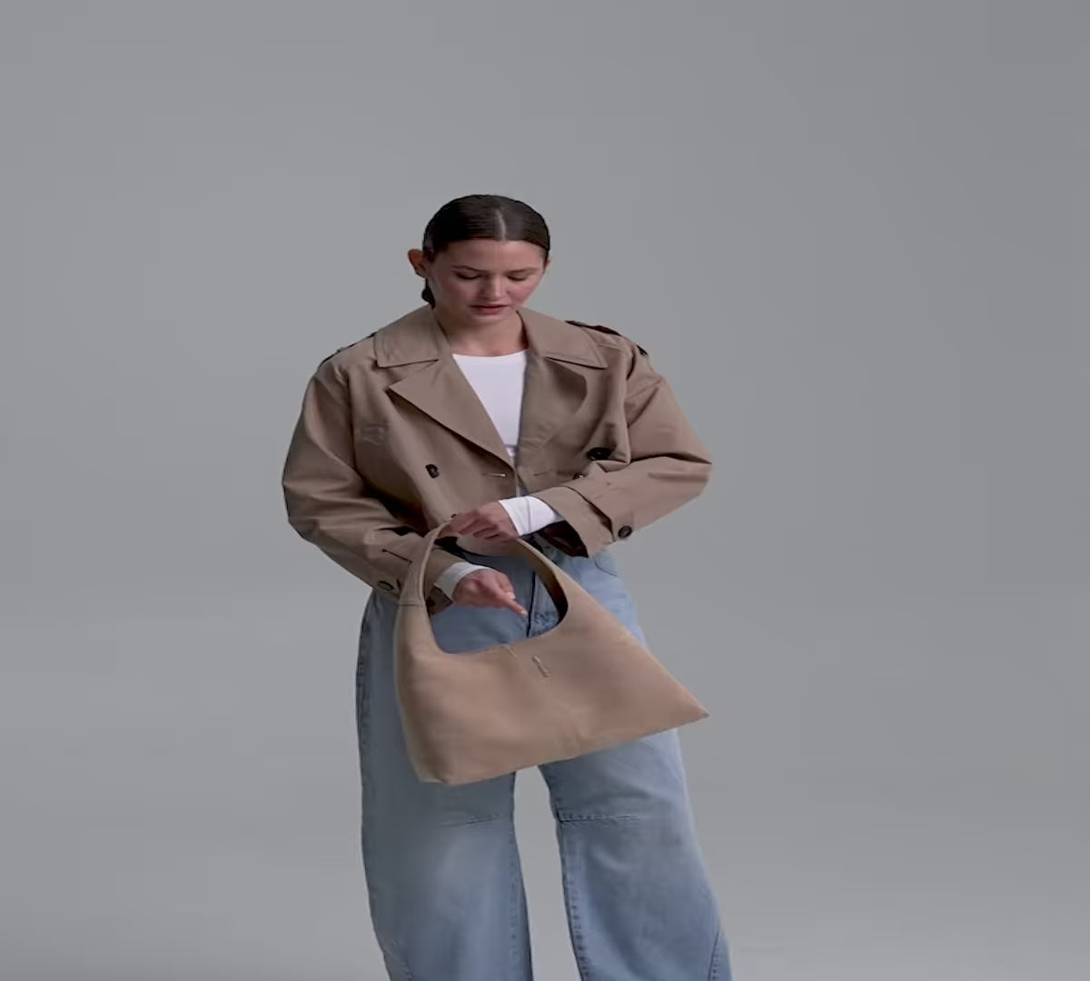 Produktabbildung auf neutralem Hintergrund des Produktes Alltime Lover Suede M in der Farbe Sand in der Größe M