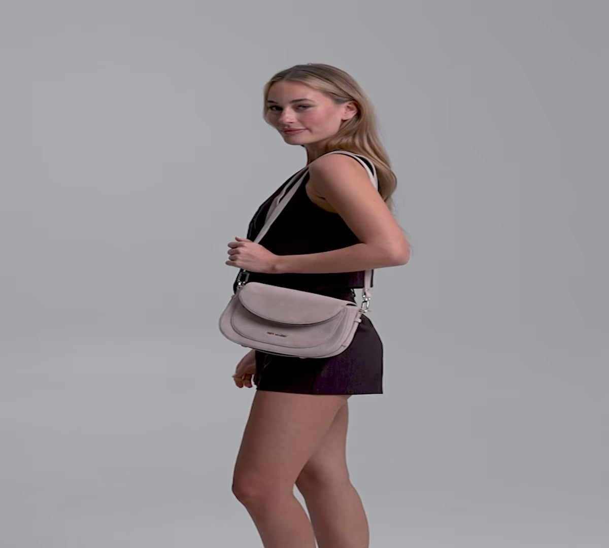 Produktabbildung auf neutralem Hintergrund des Produktes Big Sister Suede in der Farbe Nude